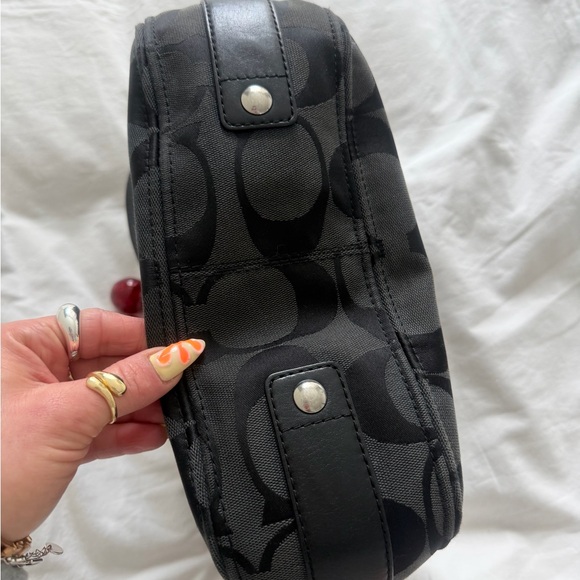 vintage Coach Optic Canvas Zoe Shoulder Bag - Picture 6 of 8